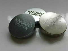 钕磁铁表面能雕刻字母或文字吗？